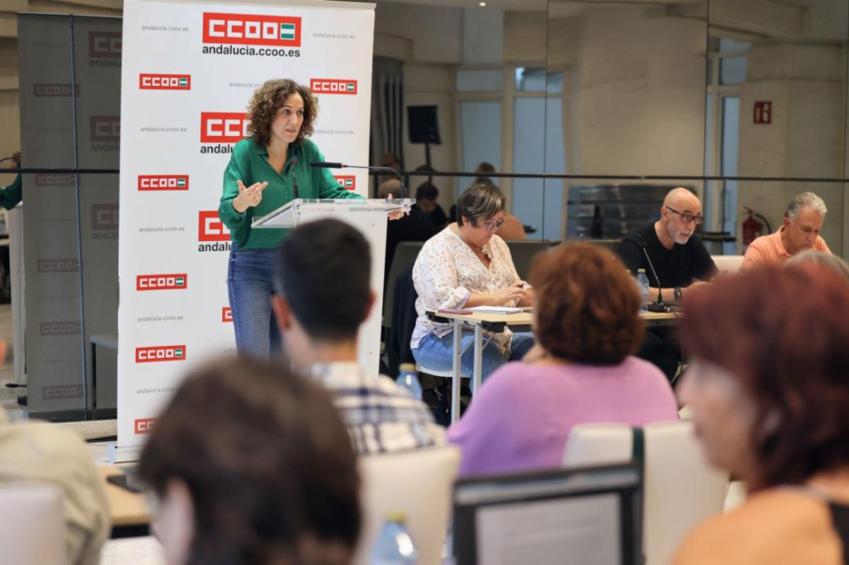 Nuria Lpez durante la presentacin de su informe en el Consejo confederal de CCOO de Andaluca