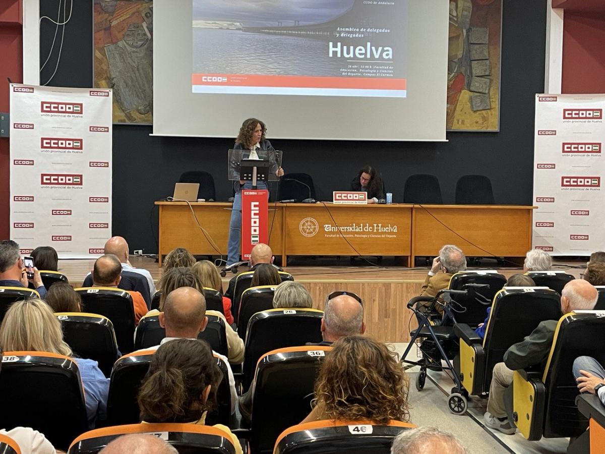 Nuria Lpez en la asamblea. Foto: CCOO de Huelva