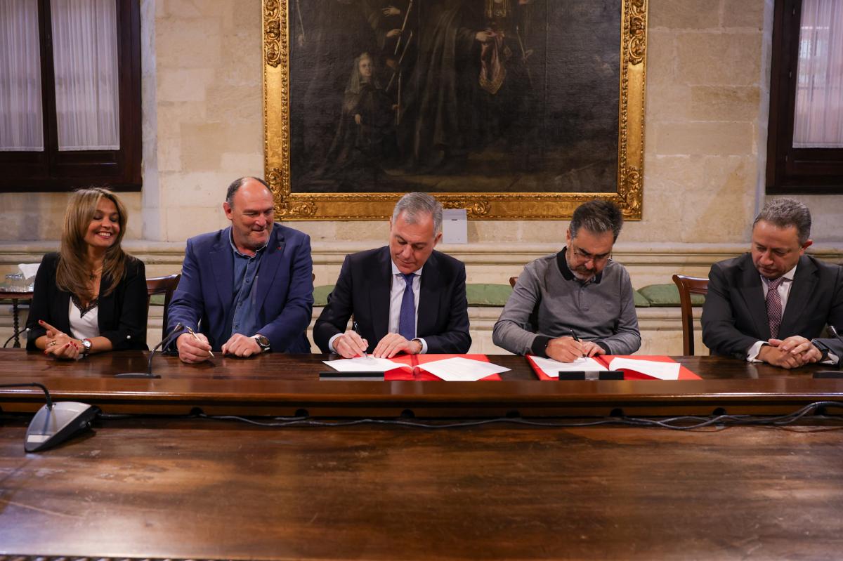 Firma del convenio de Lipasam. / Ayuntamiento de Sevilla