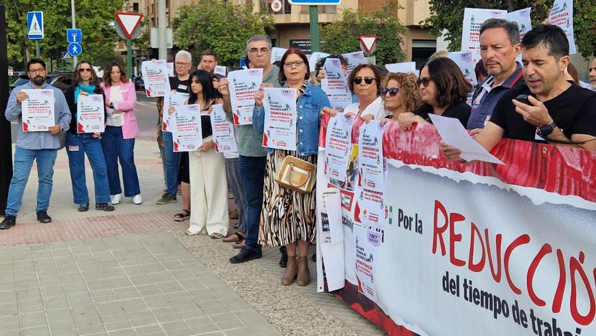 Concentracin de CCOO Granada por un trabajo decente