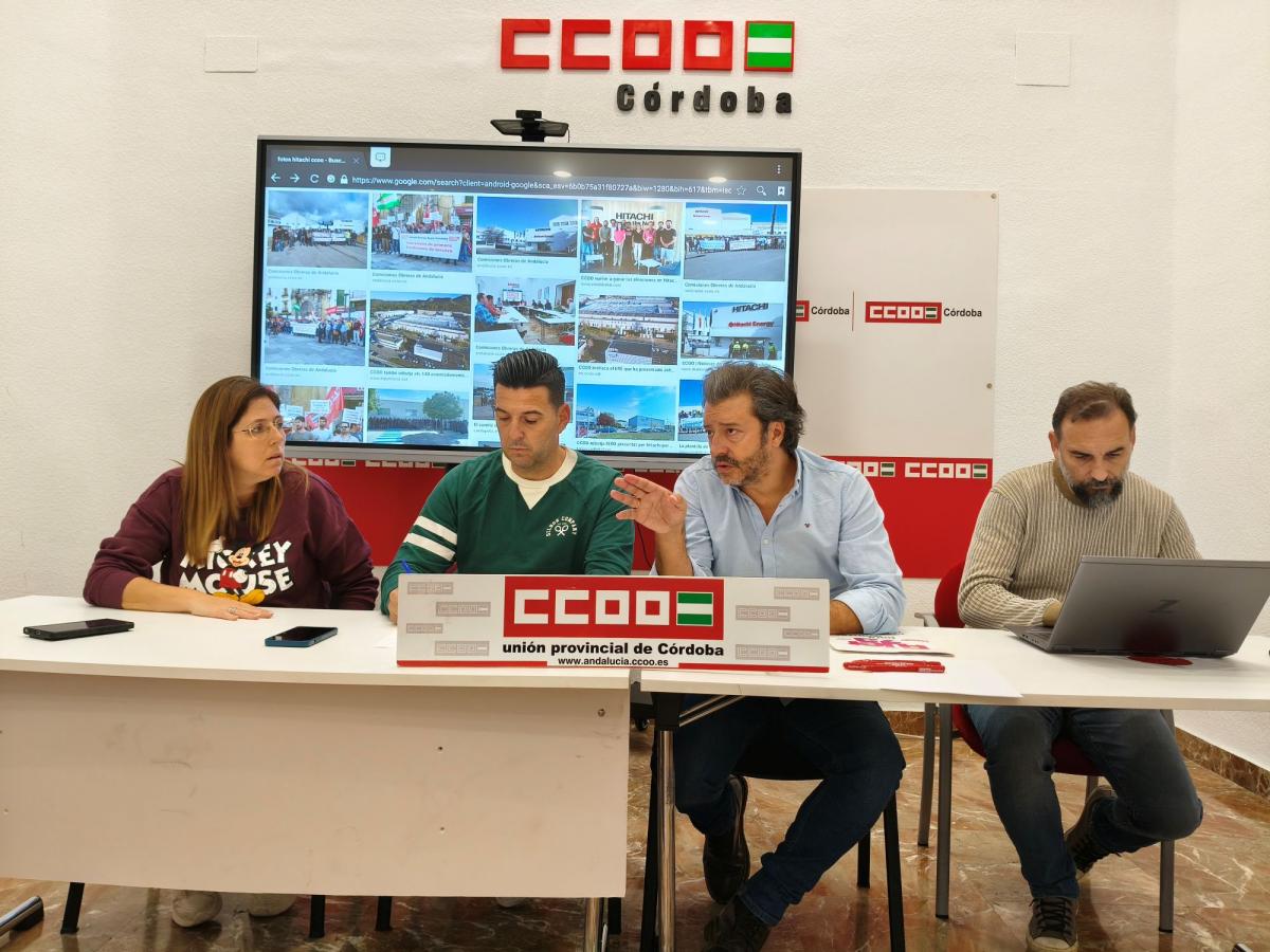 Responsables del comité de empresa de Hitachi Energy en Córdoba junto al secretario General del Sindicato de Industria de CCOO de Córdoba, Agustín Jiménez.