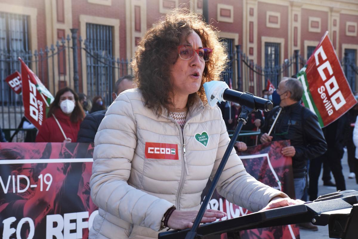 Nuria López en una movilización ante el Palacio de San Telmo