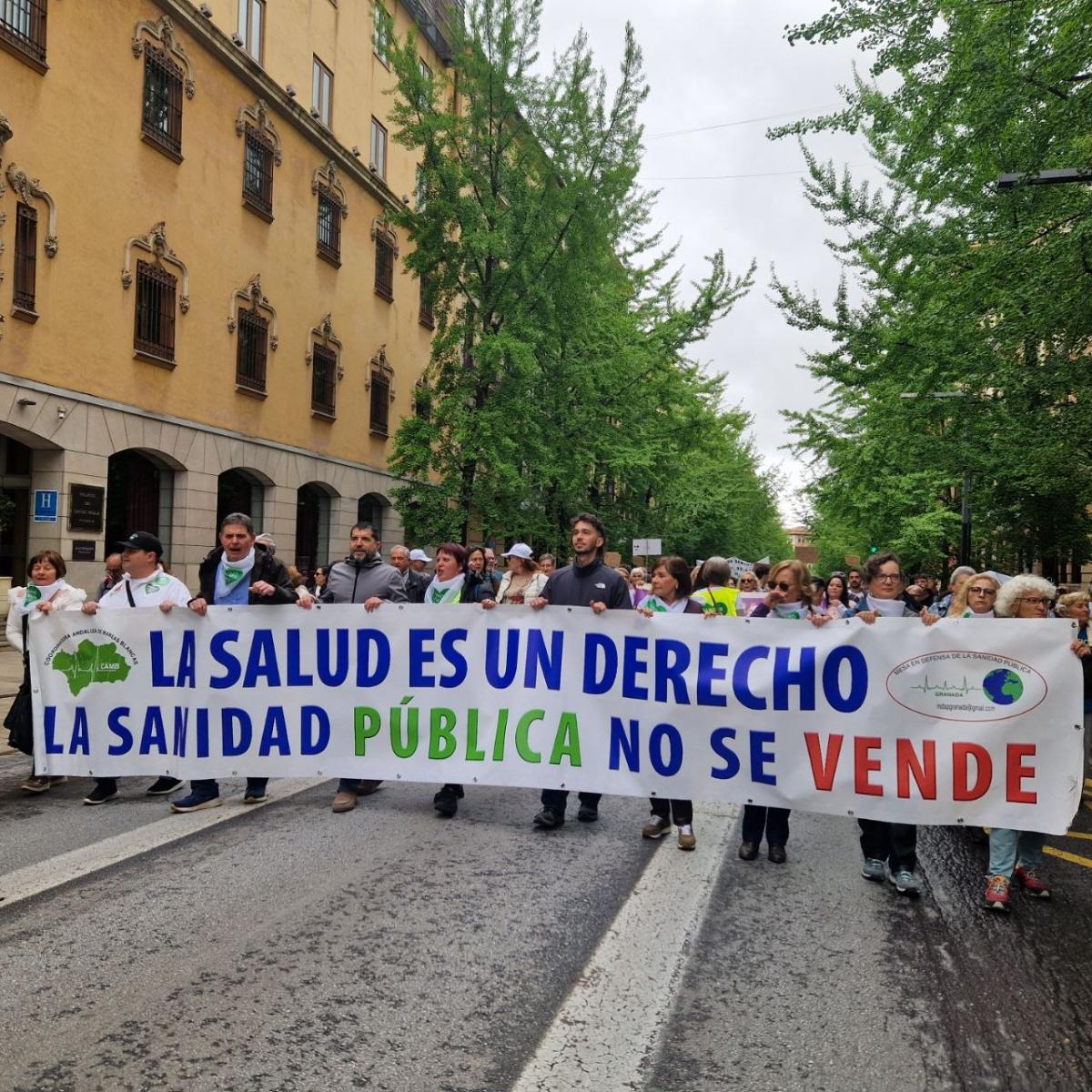 Cabecera de la manifestación en Granada