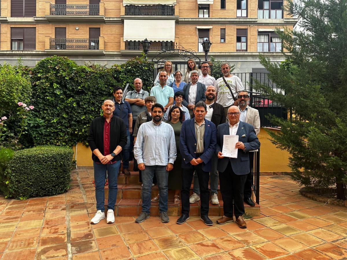 Integrantes de la firma del Convenio de Hostelería de Granada
