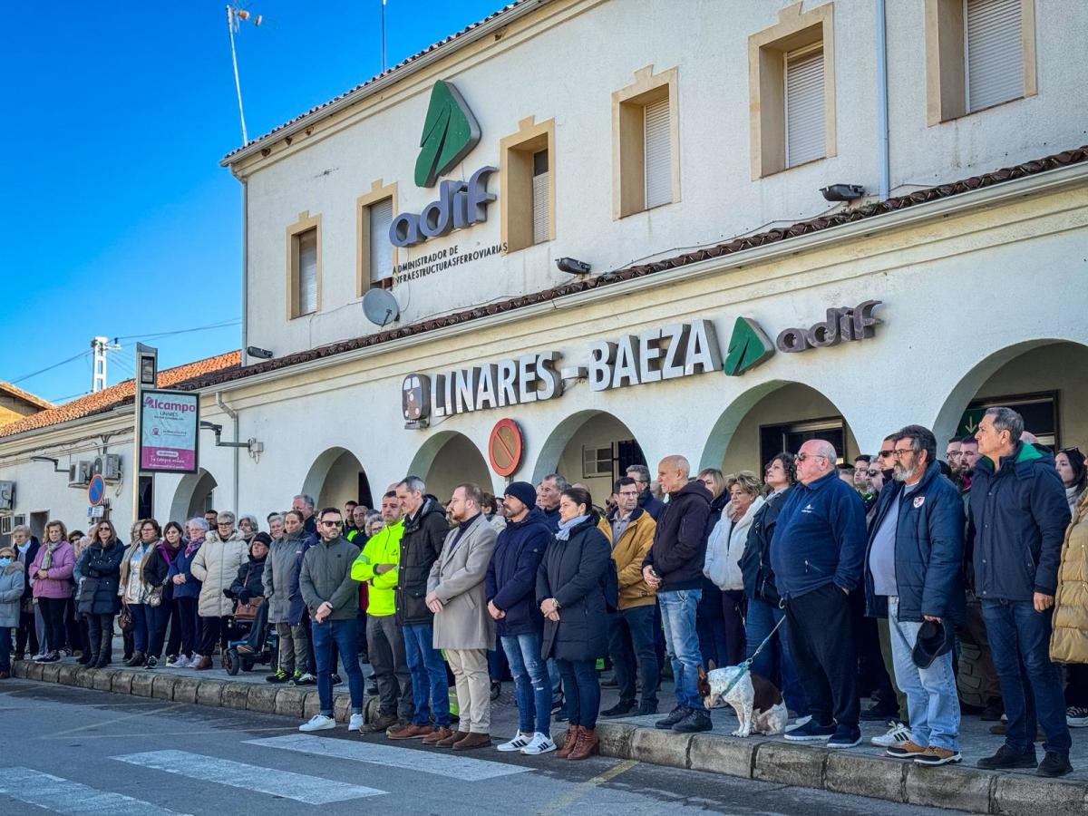 Concentración en solidaridad con las víctimas y personas afectadas por el accidente ferroviario de Adamuz