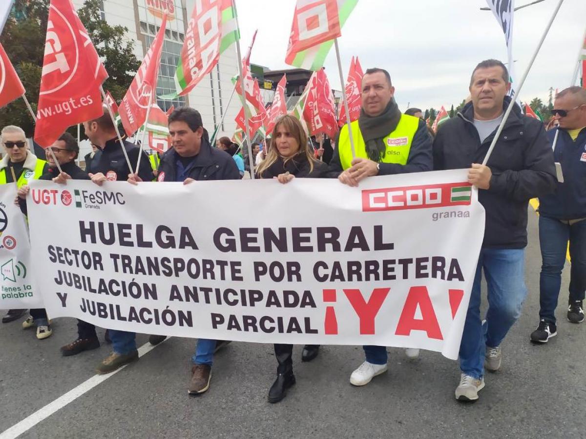 Manifestacin del sector del transporte de viajeros en Granada