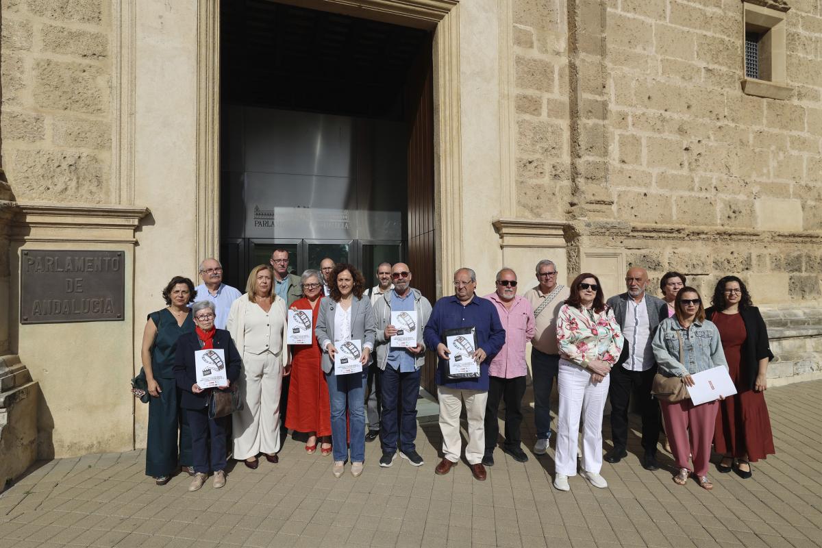 Registro de la ILP de vivienda en el Parlamento Andaluz