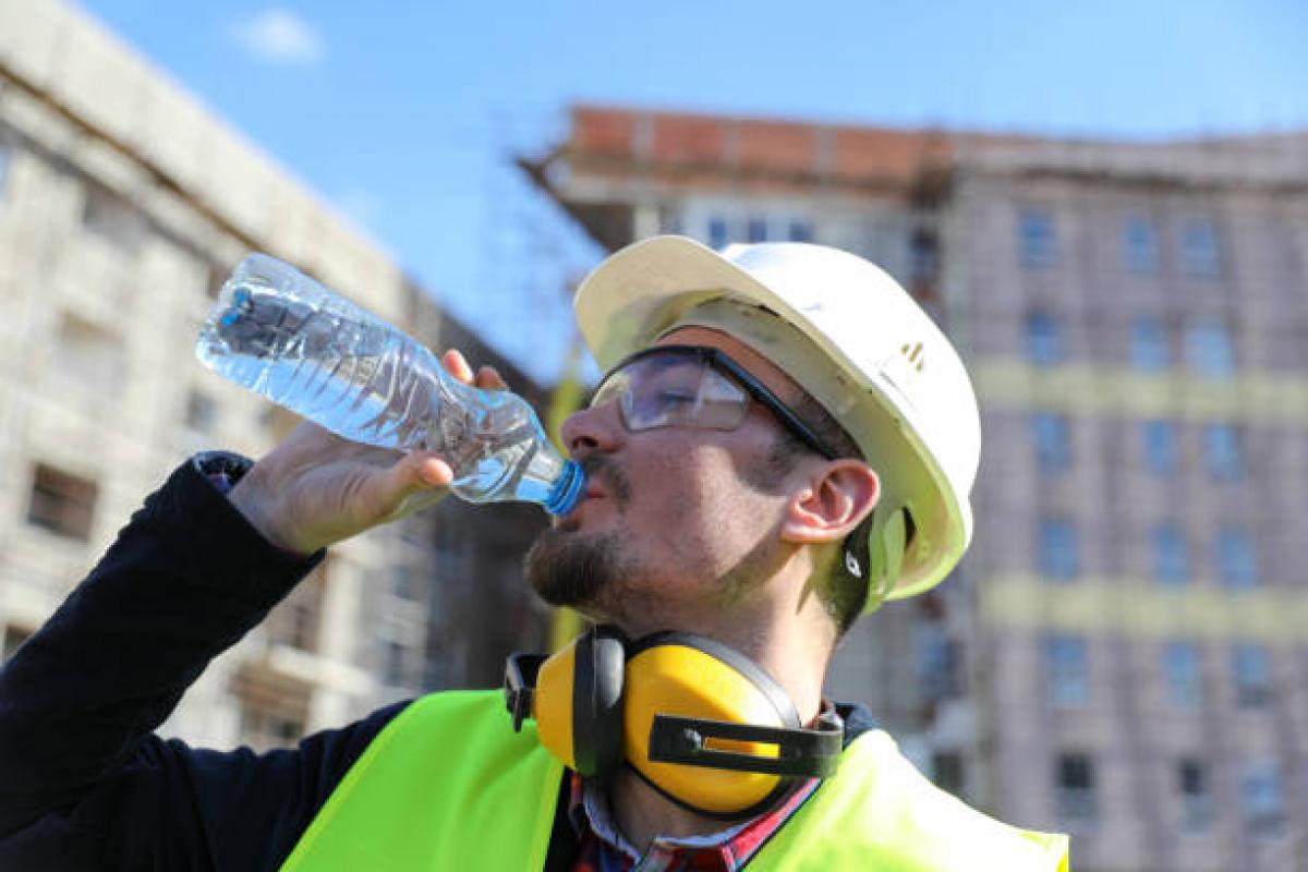 CCOO advierte de la importancia del respeto a las medidas contra el calor. Foto: Ishtockphoto