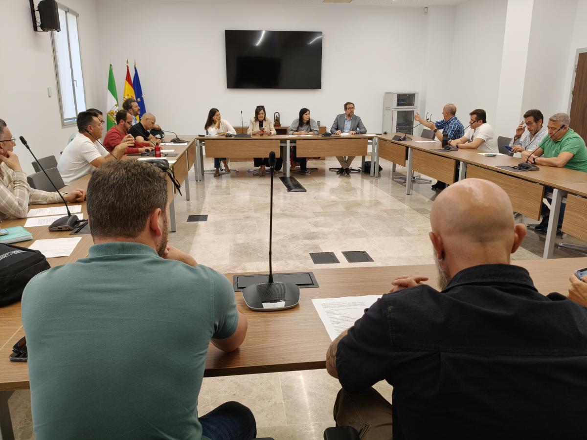 Imagen de la reunión de los representantes de CCOO con los responsables de Empleo de la Junta.