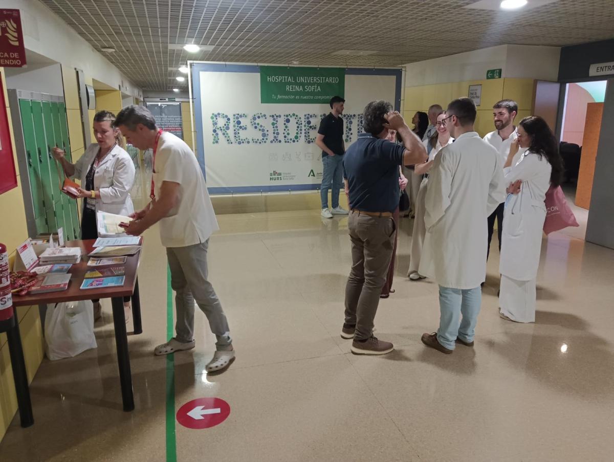 CCOO ha estado informando y asesorando a los y las residentes que han concluido su formación en el Reina Sofía.