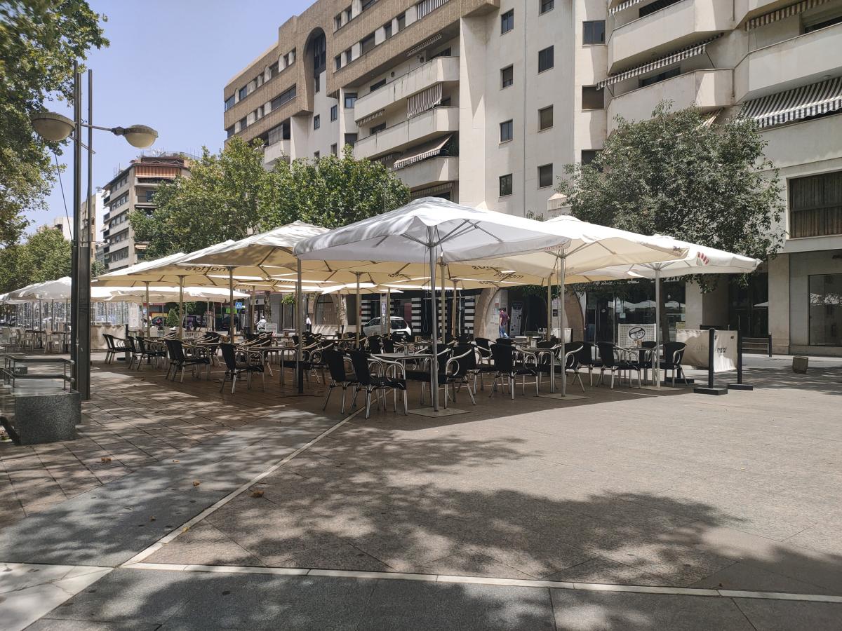 La primavera ha reactivado el sector de servicios, que ha tirado de los buenos datos del paro en abril en la provincia.