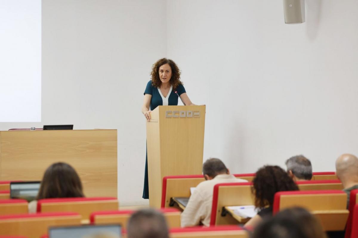 Nuria López durante la lectura del informe general en el segundo Consejo Confederal del sindicato en 2026