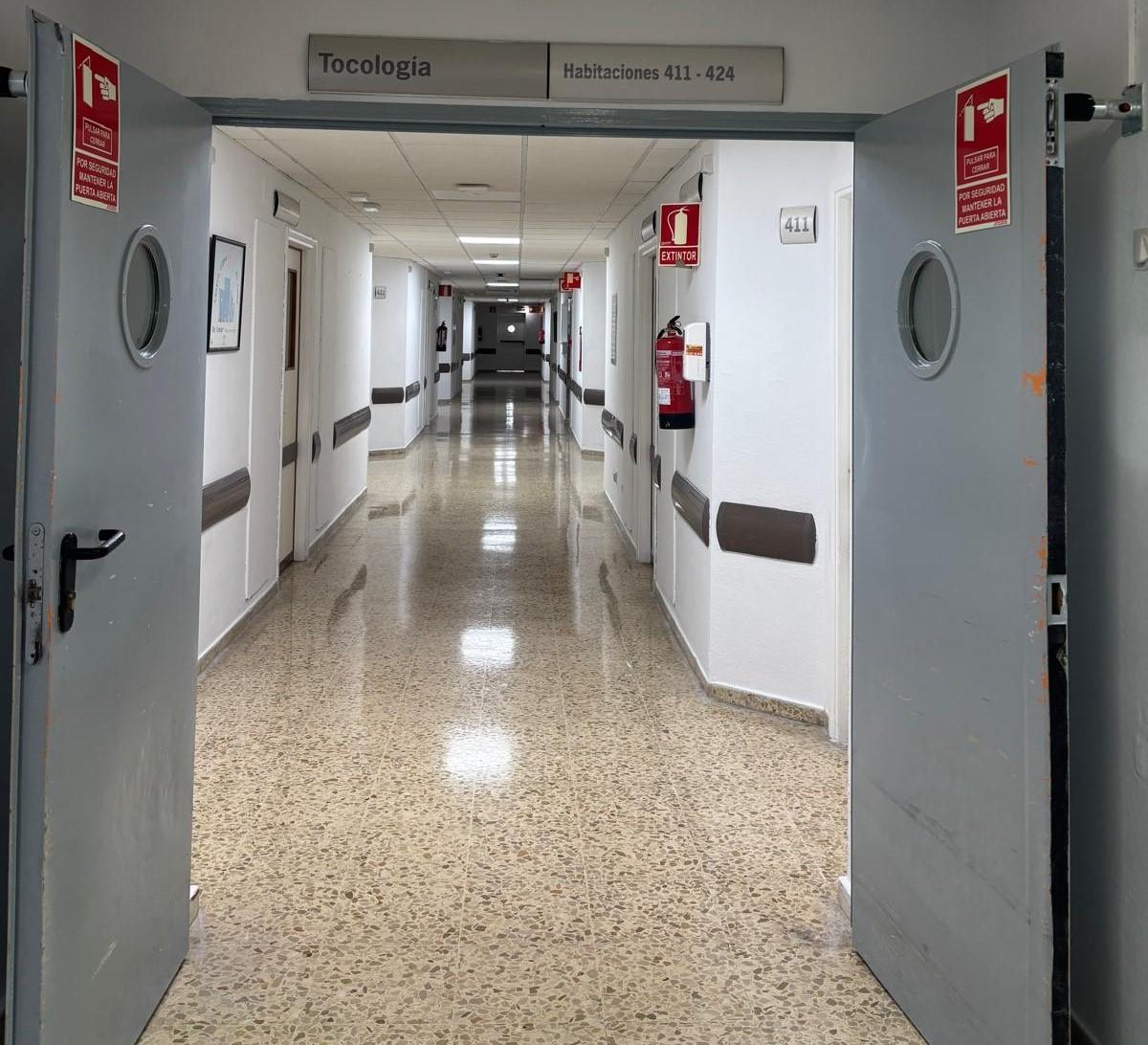 El Hospital Universitario Puerta del Mar atraviesa una crisis de personal sin precedentes que afecta a todas las categorías profesionales y pone en riesgo la calidad asistencial, la organización interna y la salud laboral de los trabajadores.