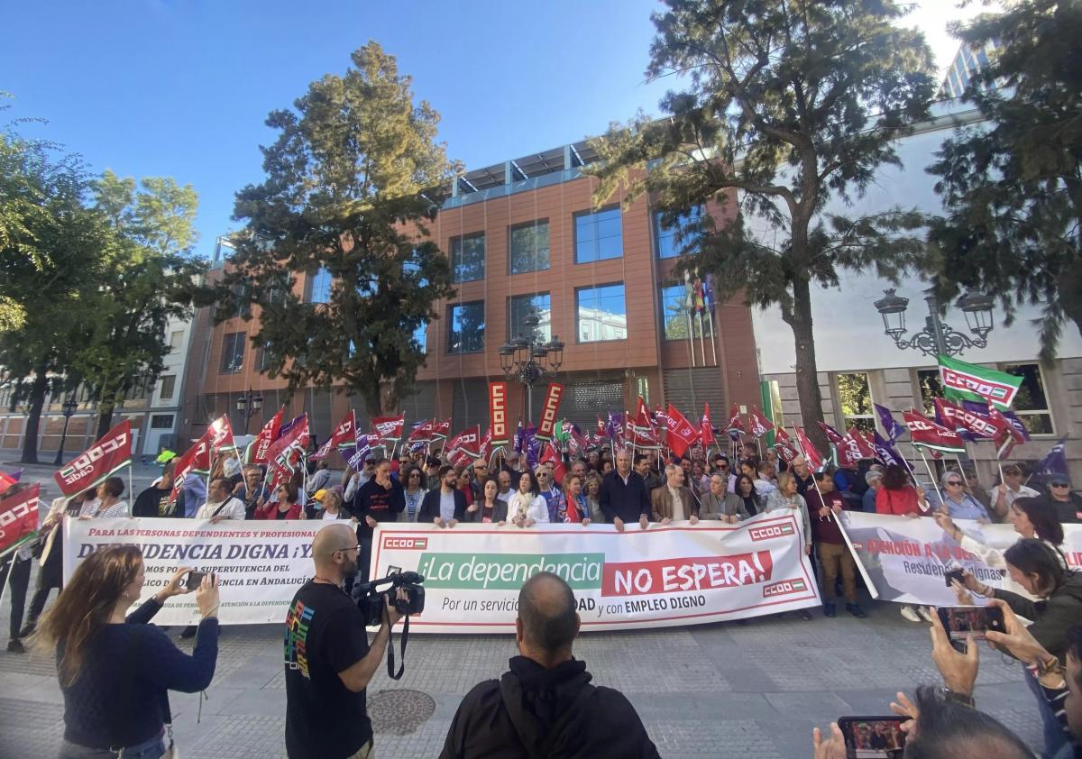 Momentos de la Concentracin - sbado 26 octubre ante la Delegacin de Gobierno de la Junta Andaluca en Cdiz