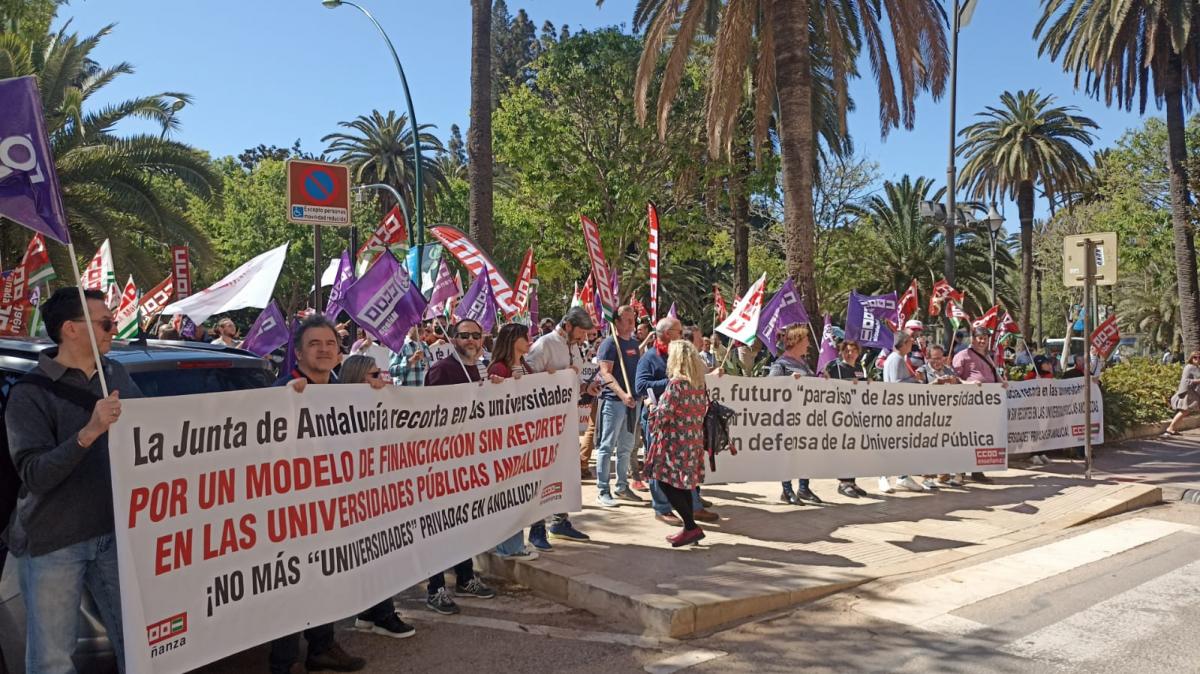 Movilización en defensa de la universidad pública