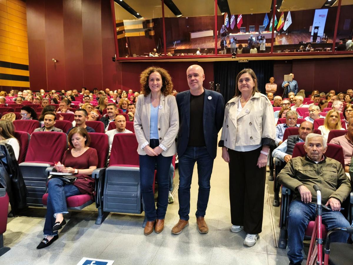 Nuria López, Unai Sordo y Marina Borrego al inicio de la asamblea de delegados y delegadas en Córdoba.
