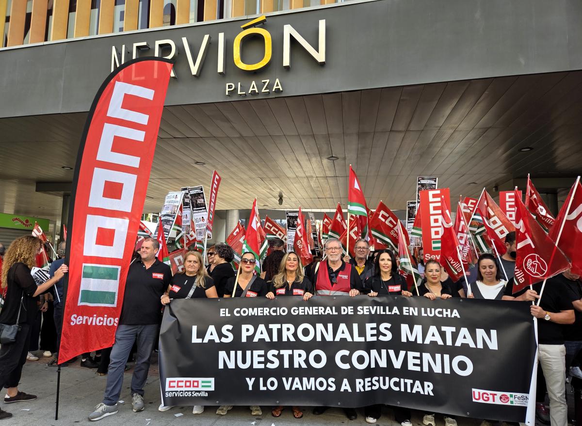 Concentración por el desbloqueo del convenio de comercio de Sevilla.