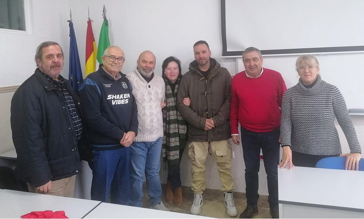 Responsables sindicales y empresariales tras la firma del nuevo convenio.