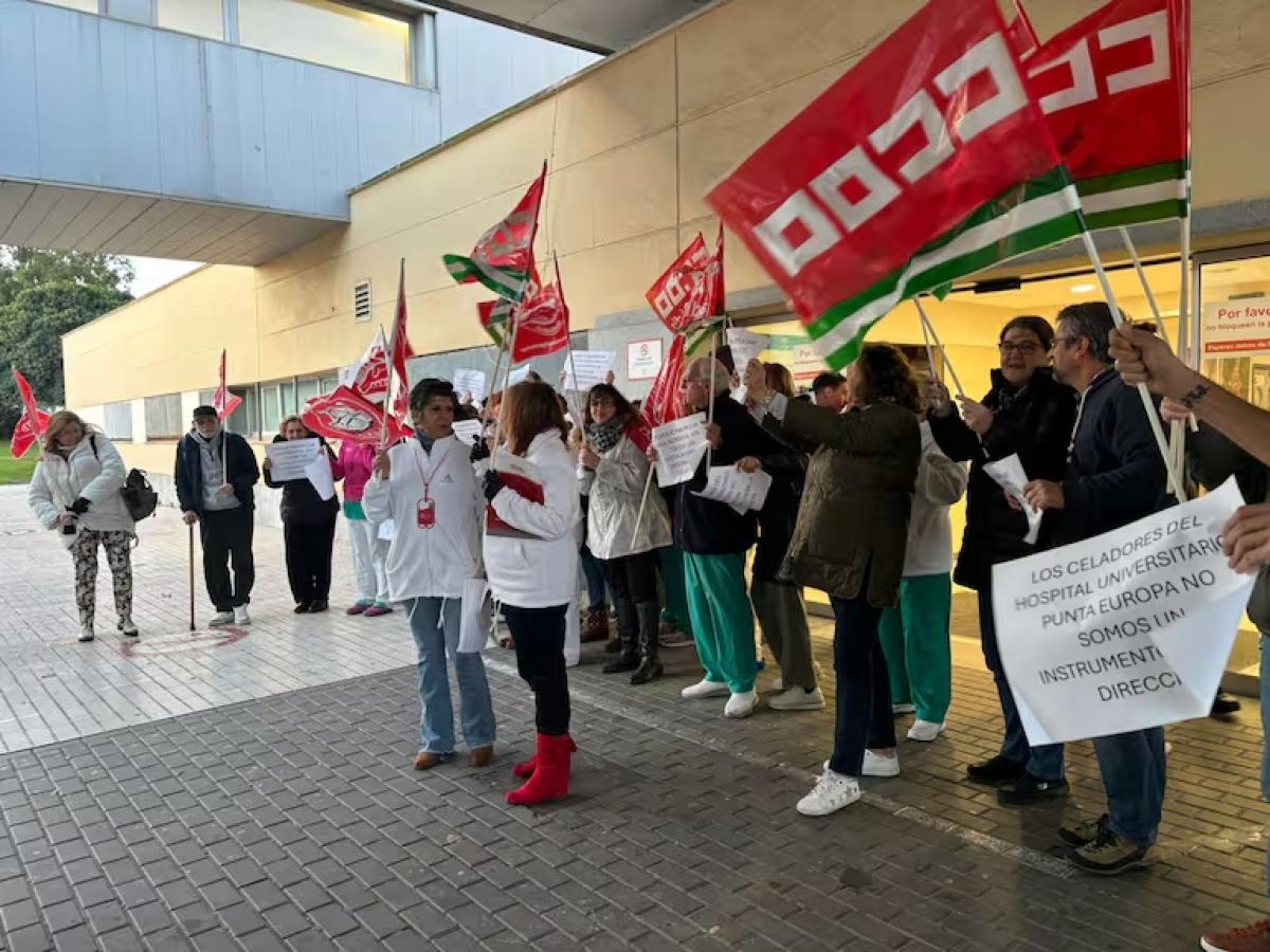 CCOO manifiesta su intencin de continuar acudiendo a las concentraciones que cada maana, a las 8:30 h., ha convocado este colectivo de profesionales