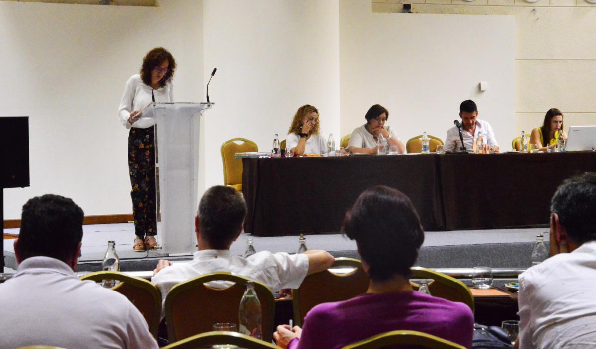 Nuria López durante la lectura del informe en el Consejo Confederal de CCOO-A