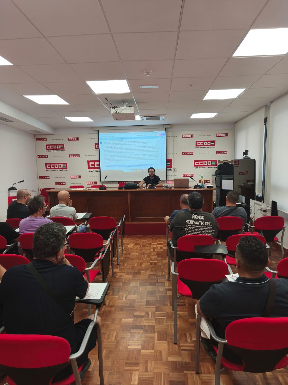 Asamblea del sindicato provincial de industria celebrada en el edificio sindical.