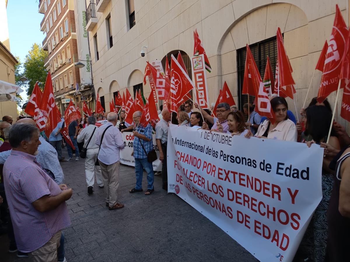 CCOO ha reclamado a la Junra que cumpla la Ley de Dependencia con motivo del Día de las Personas Mayores.