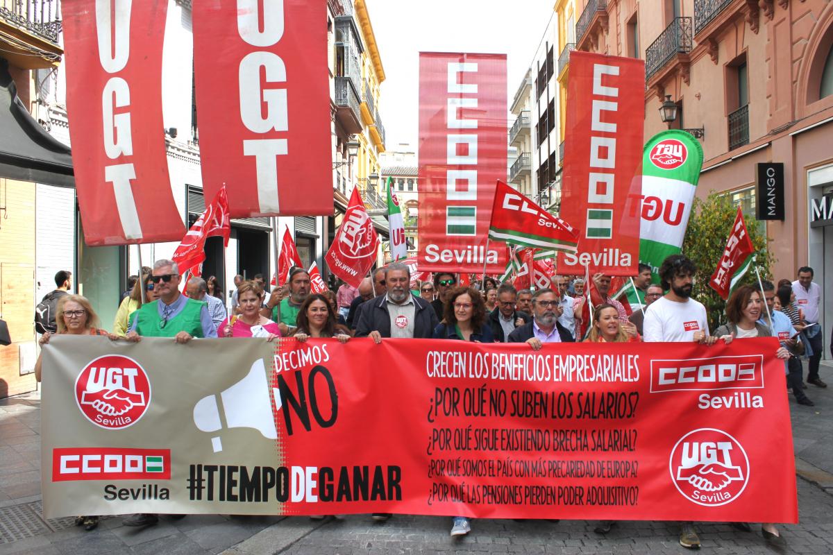 Masiva movilización en Sevilla para exigir el reparto de la riqueza.
