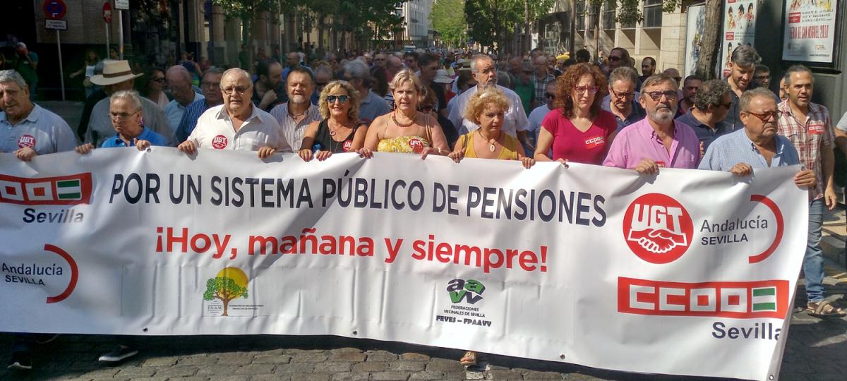 Cabecera de la manifestación de Sevilla por un sistema público de pensiones