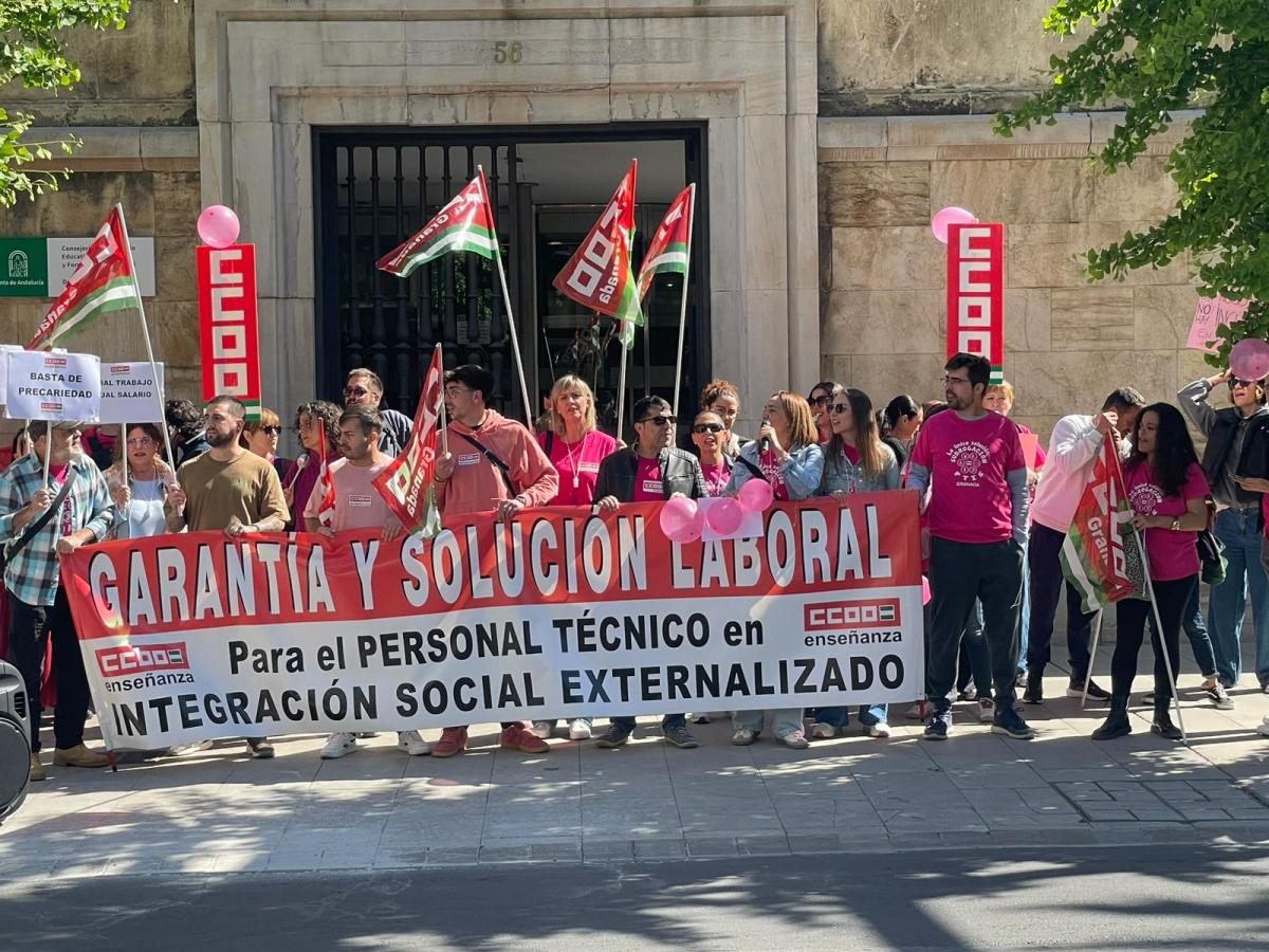 La protesta se ha desarrollado en la Delegación Provincial de Educación