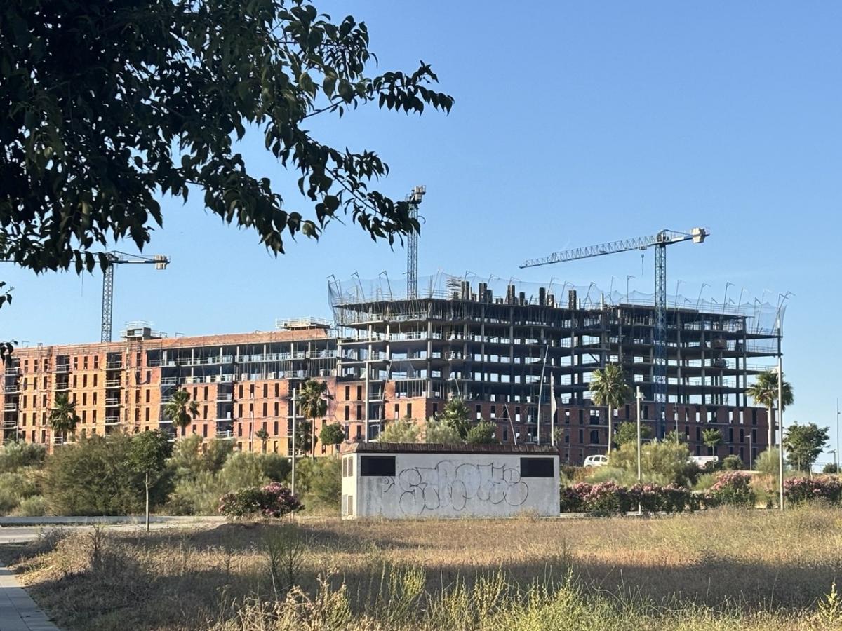 Edificio de viviendas en construcción