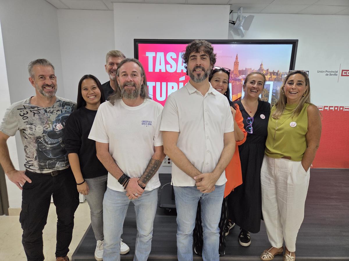 Rueda de prensa sobre la tasa turística en Sevilla.