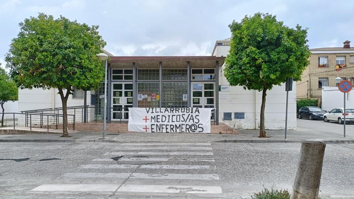 CCOO denuncia que hay centros de salud que estarn atendidos por enfermera y otros que cierran por la fa falta de previsin del Distrito Crdoba-Guadalquivir.