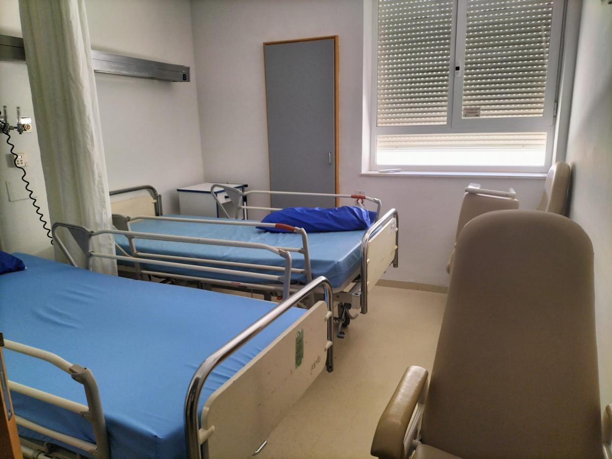 Habitación en el Hospital Reina Sofía