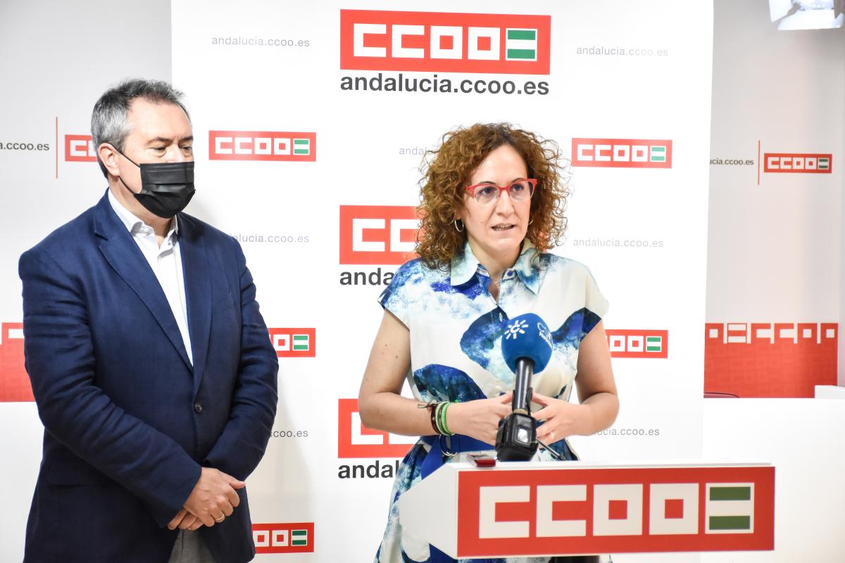 La secretaria general de CCOO de Andalucía, Nuria López, y el secretario general del PSOE-A, Juan Espadas