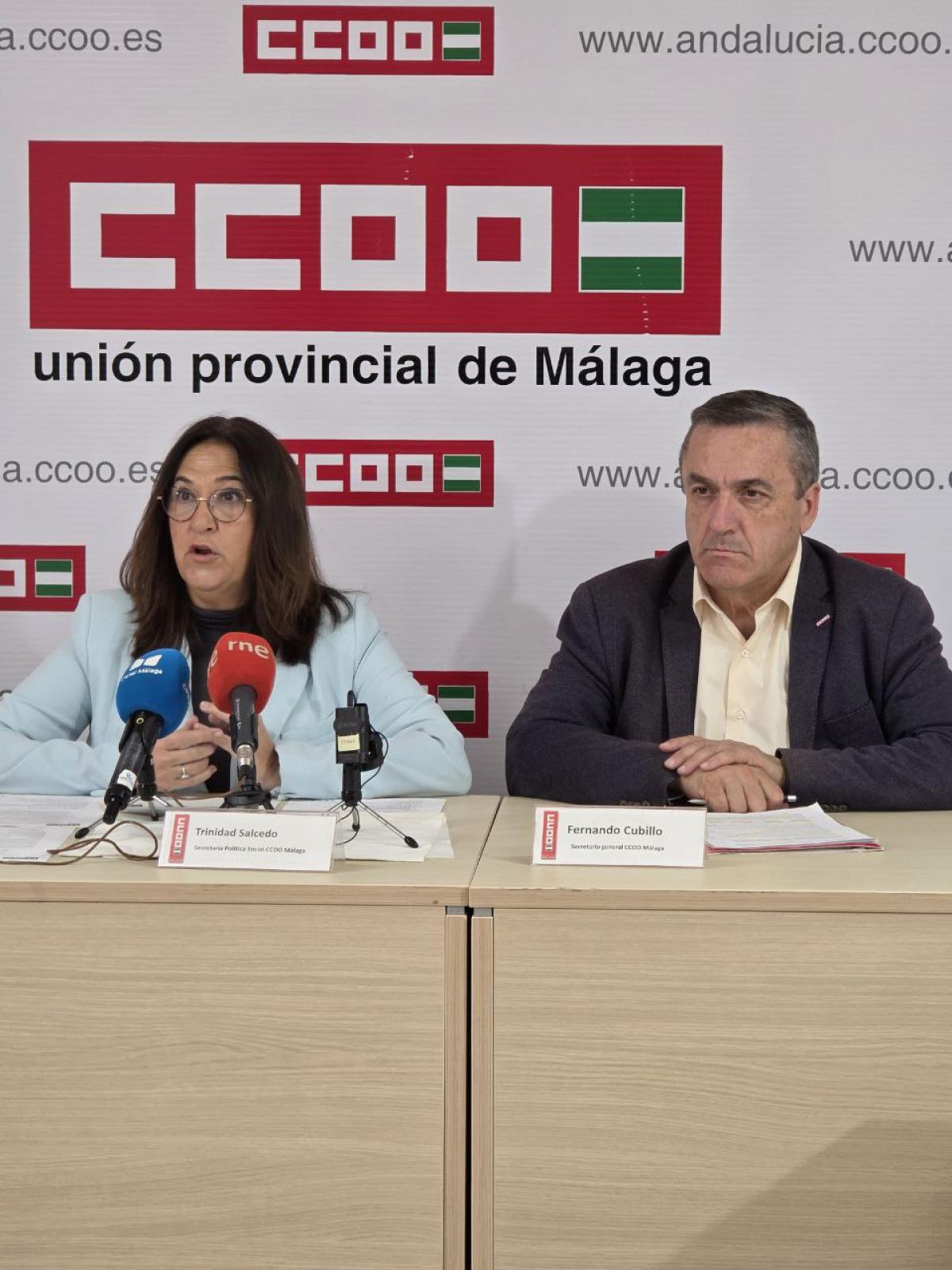 Presentación informe sobre trabajadores extranjeros en Málaga por Trinidad Salcedo, secretario políticas sociales y Fernando Cubillo secretario general CCOO Málaga.