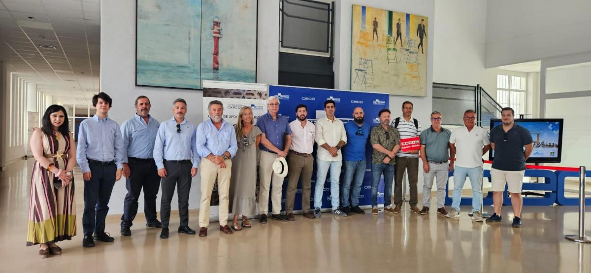 Los representantes de las entidades firmantes del nuevo convenio de Distribuidoras de Energía Eléctrica de Córdoba.