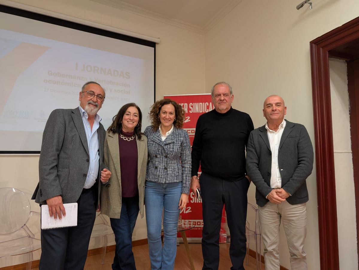 Participaron como tertulianos: el reconocido colaborador de radio y televisin, Javier Aroca, as como el director de Cadena Ser Andaluca, Antonio Ylamo y la periodista y politloga Soco Lpez.