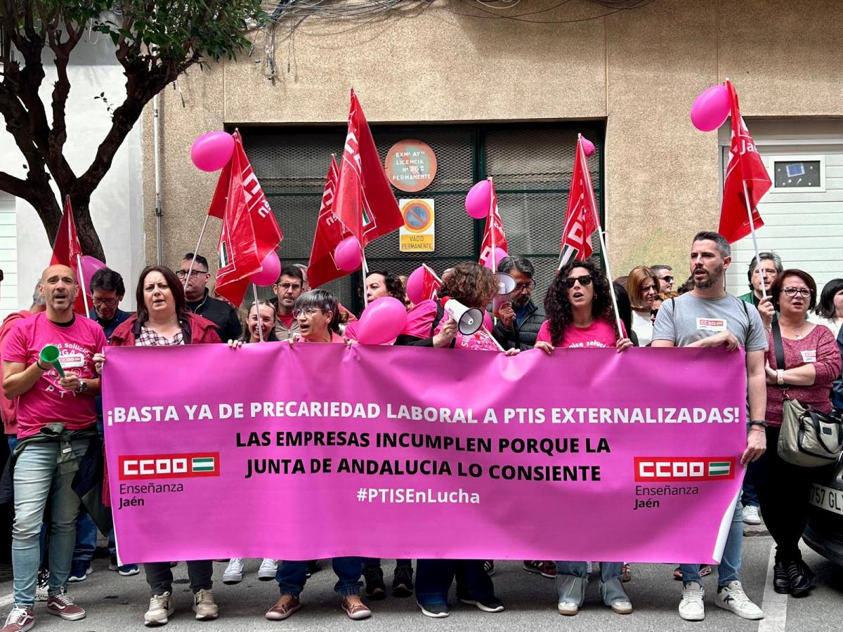 Concentración de PTIS en la jornada de huelga de hoy
